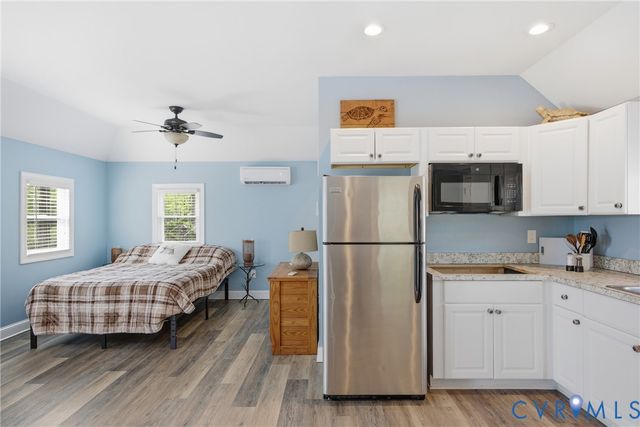 8400 Hicks Island Rd, Lanexa, VA 23089