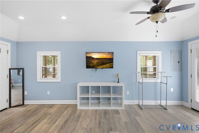 8400 Hicks Island Rd, Lanexa, VA 23089