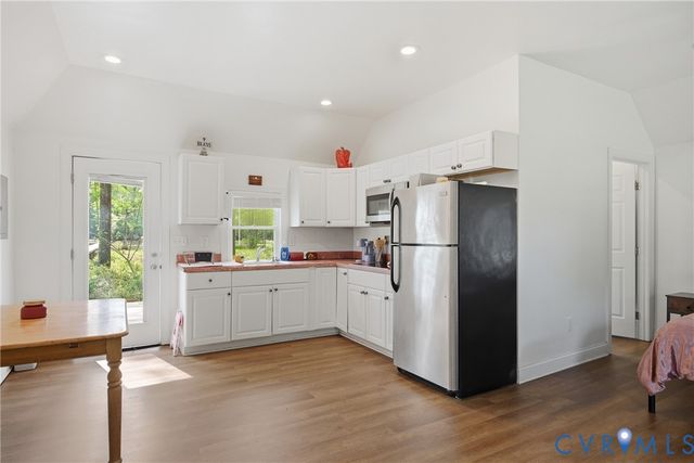8400 Hicks Island Rd, Lanexa, VA 23089