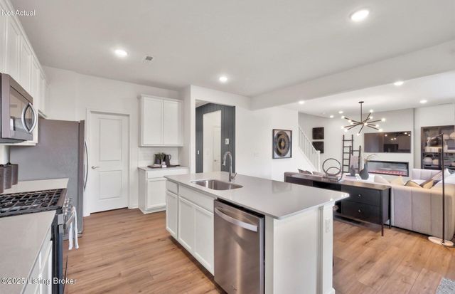 16954 Aiken Ridge Cir, Louisville, KY 40245