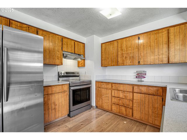 38600 SANDY HEIGHTS St, Sandy, OR 97055