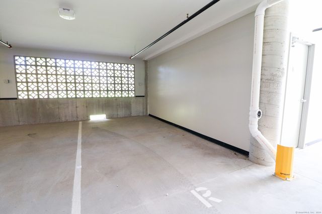 300 Harbour Close R, New Haven, CT 06519