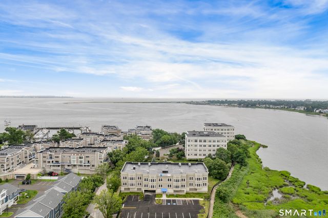 300 Harbour Close R, New Haven, CT 06519