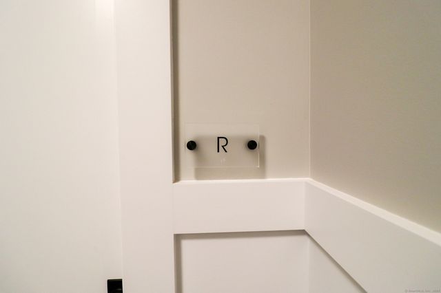 300 Harbour Close R, New Haven, CT 06519