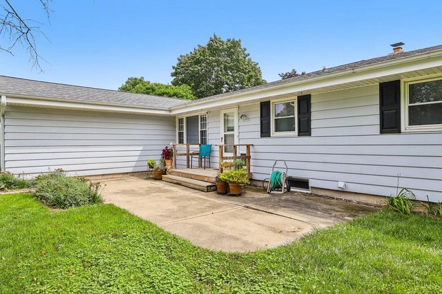 W136S6953 Hale Park DRIVE, Muskego, WI 53150