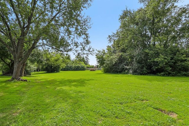 W136S6953 Hale Park DRIVE, Muskego, WI 53150