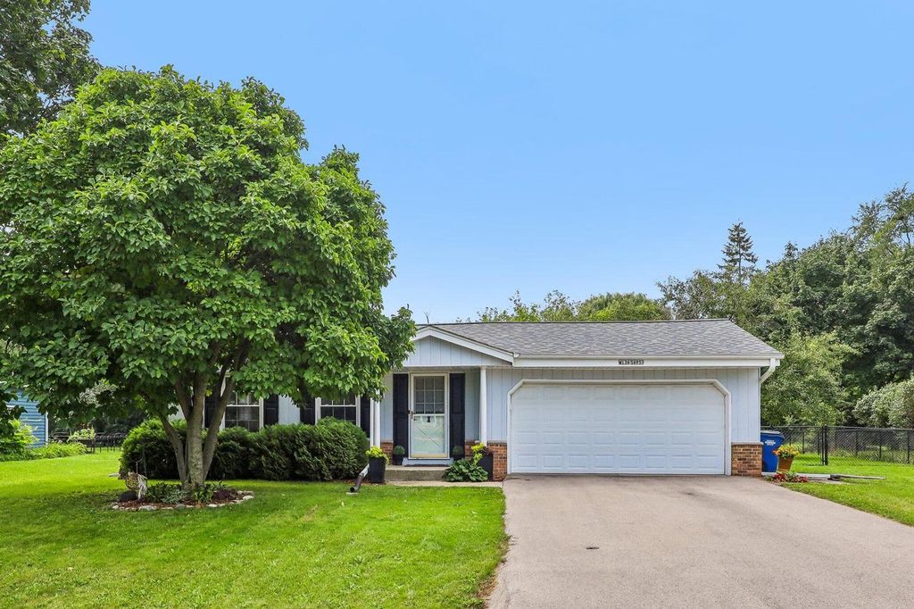 W136S6953 Hale Park DRIVE, Muskego, WI 53150