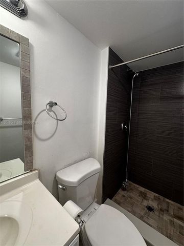 3475 N Country Club Dr 315, Aventura, FL 33180
