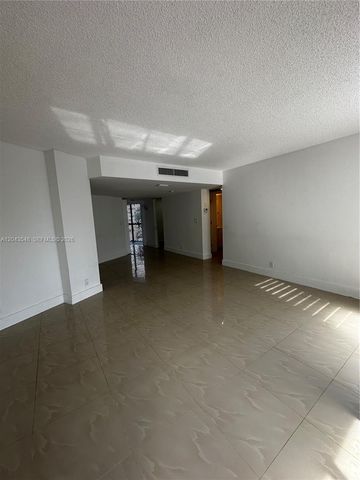 3475 N Country Club Dr 315, Aventura, FL 33180