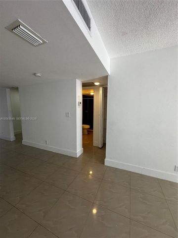 3475 N Country Club Dr 315, Aventura, FL 33180