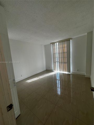 3475 N Country Club Dr 315, Aventura, FL 33180