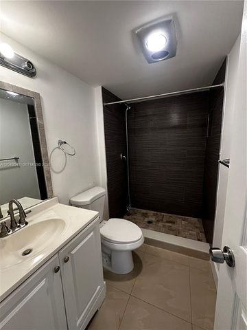 3475 N Country Club Dr 315, Aventura, FL 33180