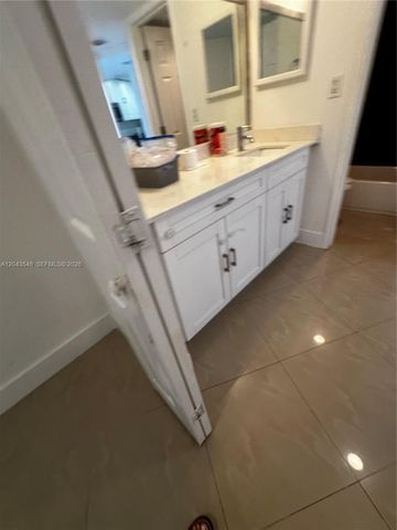3475 N Country Club Dr 315, Aventura, FL 33180