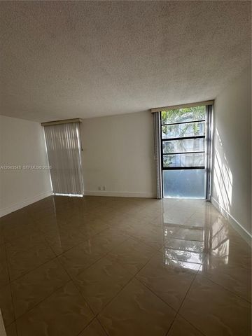 3475 N Country Club Dr 315, Aventura, FL 33180