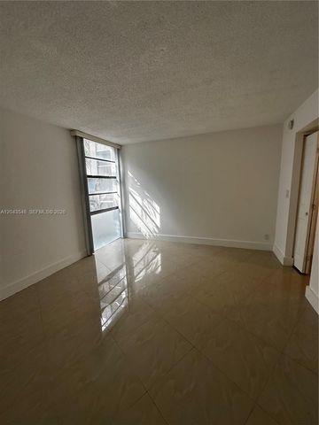 3475 N Country Club Dr 315, Aventura, FL 33180
