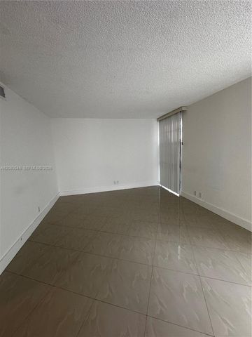 3475 N Country Club Dr 315, Aventura, FL 33180