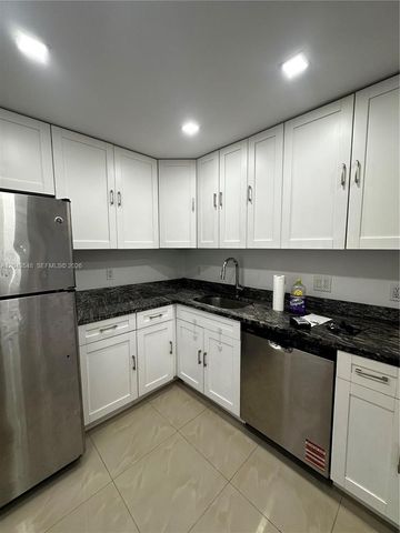 3475 N Country Club Dr 315, Aventura, FL 33180