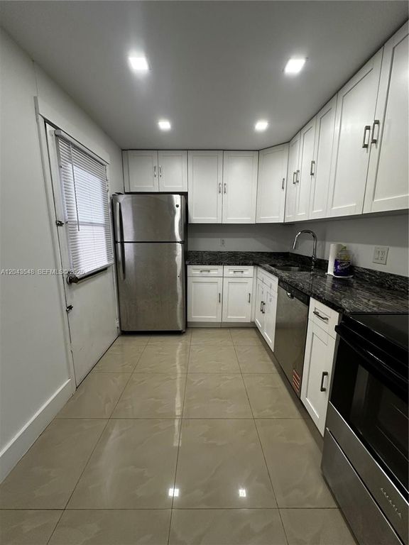 3475 N Country Club Dr 315, Aventura, FL 33180