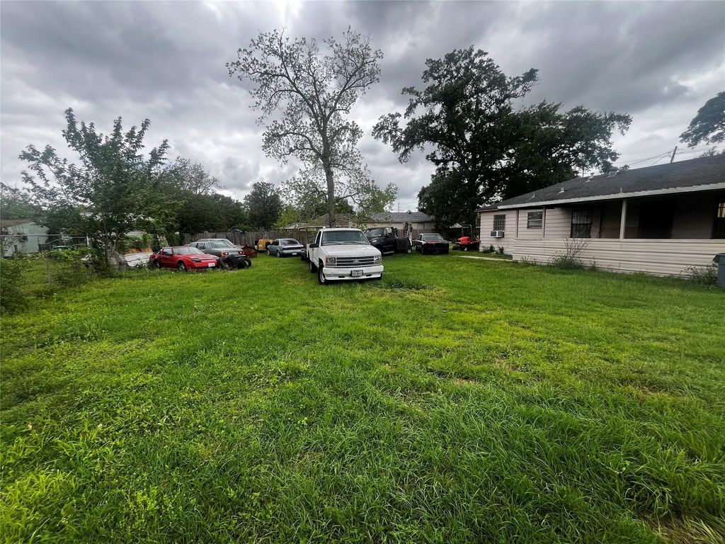 8038 Talton St Street, Houston, TX 77028