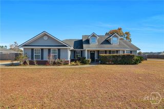 242 Parish Loop NE, Hinesville, GA 31313