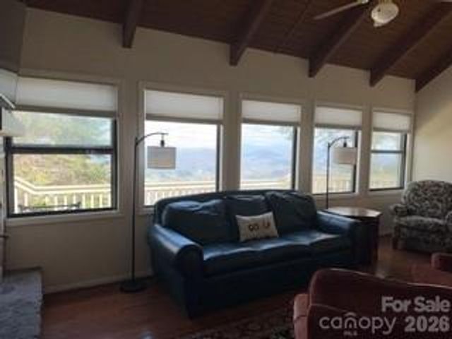 19 Lookout Loop, Burnsville, NC 28714