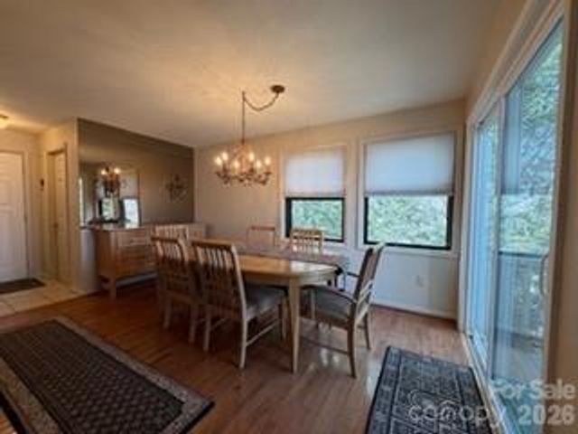 19 Lookout Loop, Burnsville, NC 28714