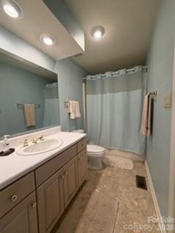 19 Lookout Loop, Burnsville, NC 28714