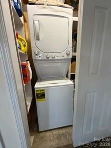 19 Lookout Loop, Burnsville, NC 28714