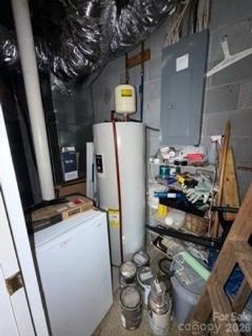 19 Lookout Loop, Burnsville, NC 28714