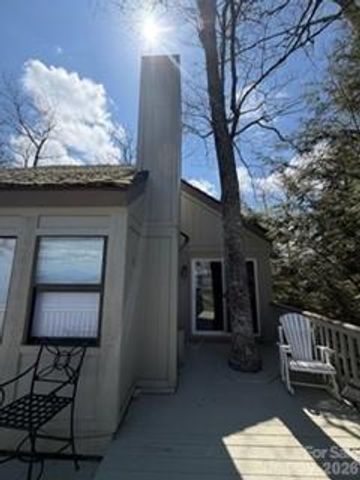 19 Lookout Loop, Burnsville, NC 28714