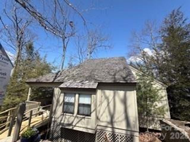 19 Lookout Loop, Burnsville, NC 28714