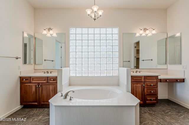 12373 N Fallen Shadows Drive, Marana, AZ 85658