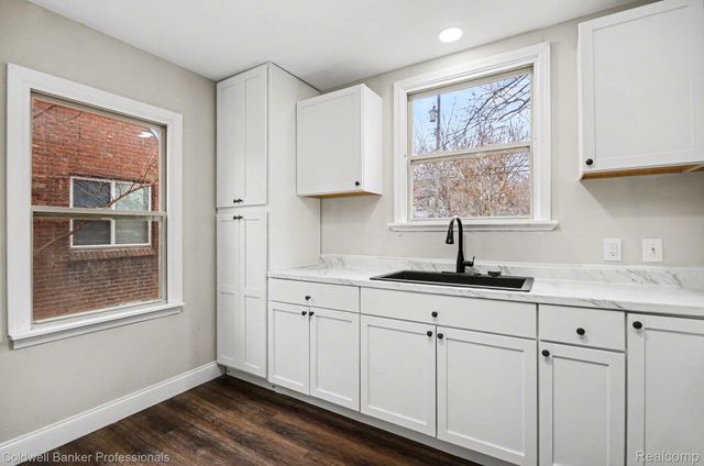 5266 Devonshire Road, Detroit, MI 48224