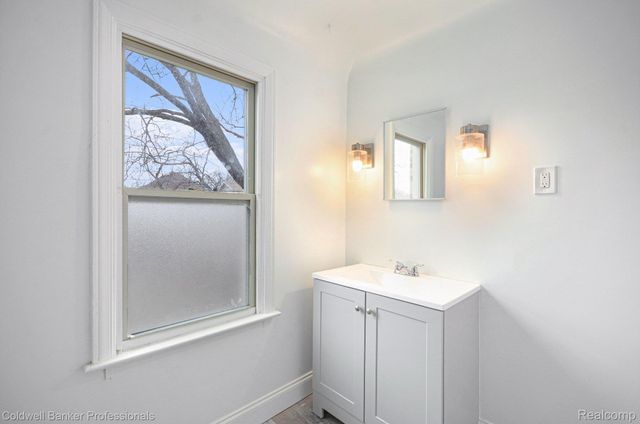 5266 Devonshire Road, Detroit, MI 48224