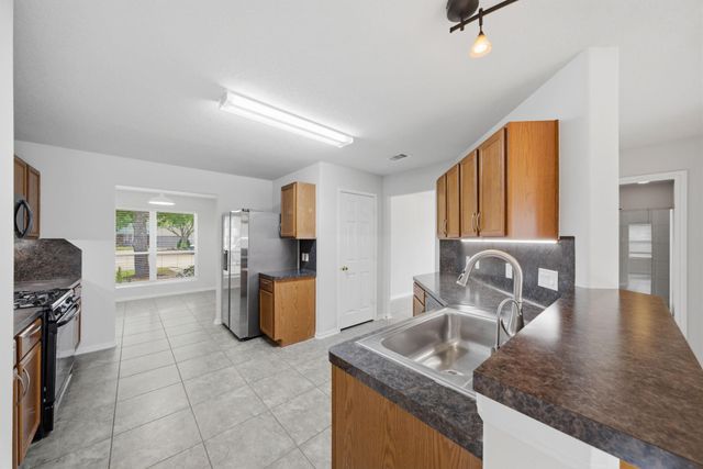 3662 Barkers Crossing Avenue, Houston, TX 77084