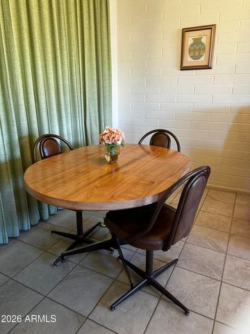 10643 W Snead Drive, Sun City, AZ 85351