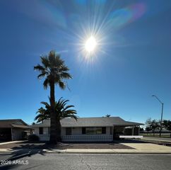 10643 W Snead Drive, Sun City, AZ 85351