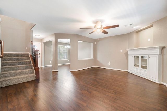 19 Shimmer Pond Place, The Woodlands, TX 77385