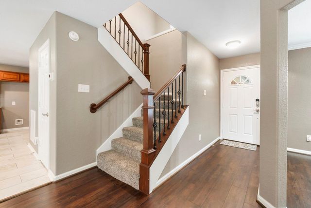 19 Shimmer Pond Place, The Woodlands, TX 77385