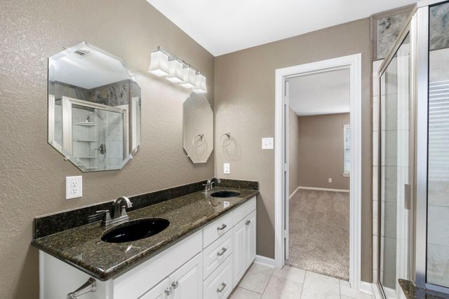 19 Shimmer Pond Place, The Woodlands, TX 77385