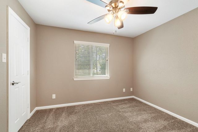 19 Shimmer Pond Place, The Woodlands, TX 77385