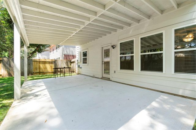 19 Shimmer Pond Place, The Woodlands, TX 77385
