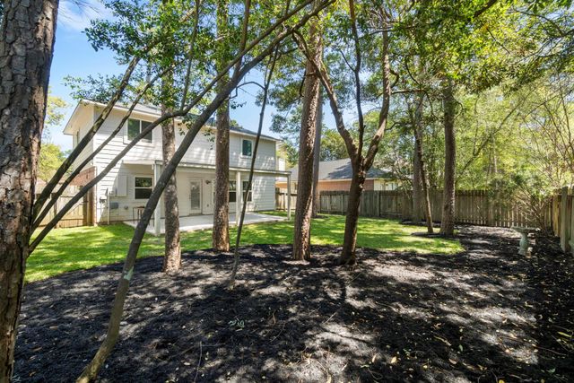 19 Shimmer Pond Place, The Woodlands, TX 77385