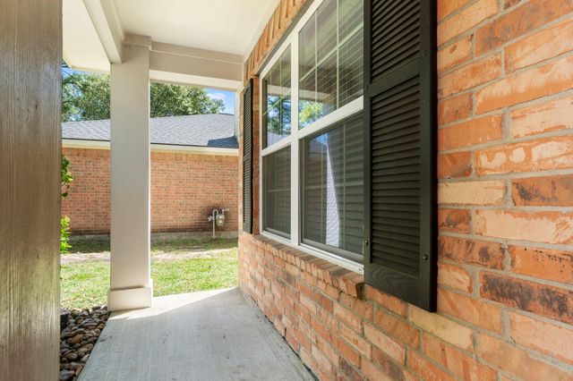 19 Shimmer Pond Place, The Woodlands, TX 77385