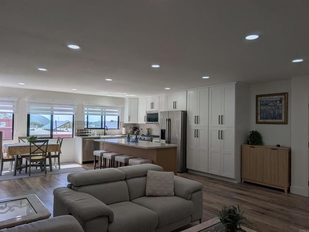 2410 La Costa Ave, Carlsbad, CA 92009