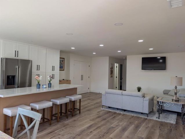 2410 La Costa Ave, Carlsbad, CA 92009