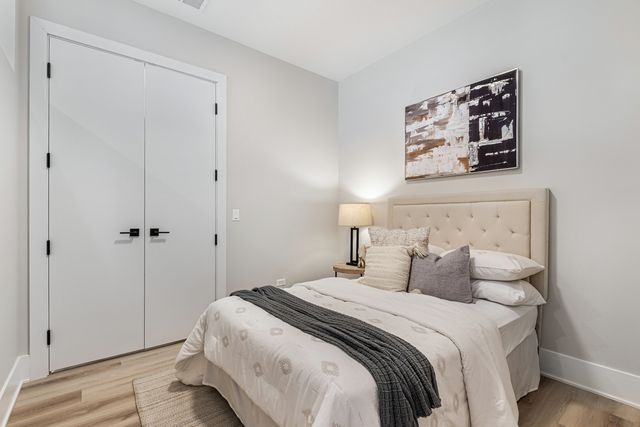 5753 N Broadway Street 303, Chicago, IL 60660