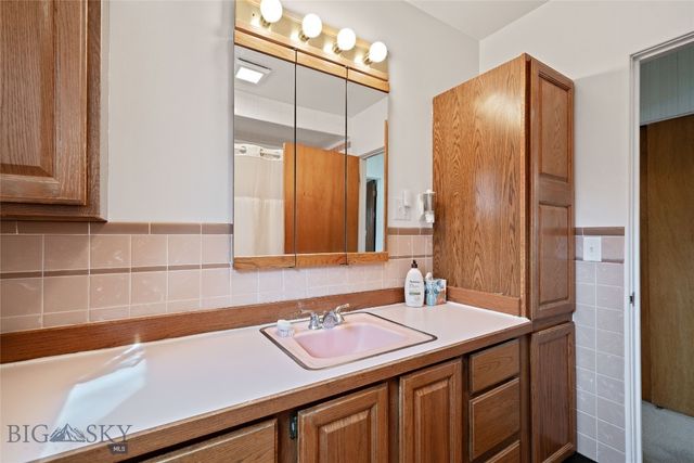 212 N Broadway Street, Belgrade, MT 59714