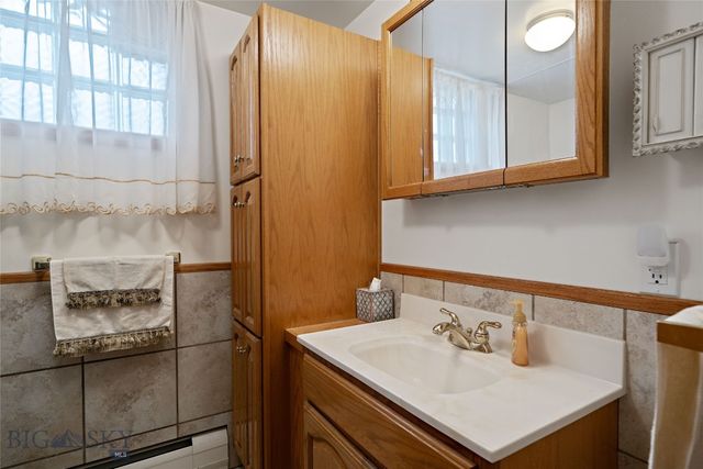 212 N Broadway Street, Belgrade, MT 59714