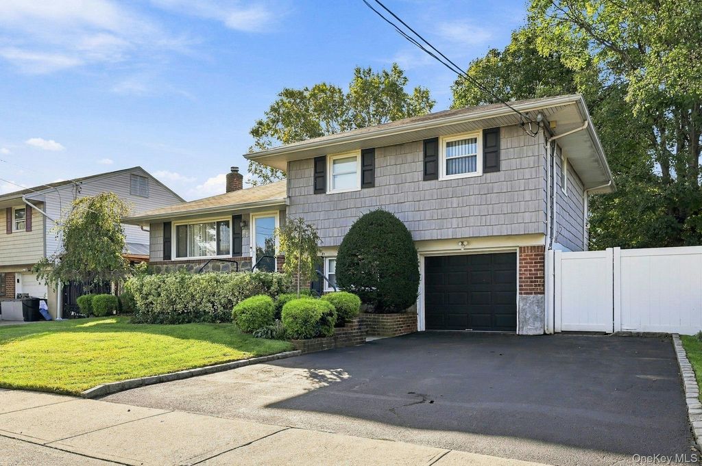 23 Chance Street, Hicksville, NY 11801 — photo 2